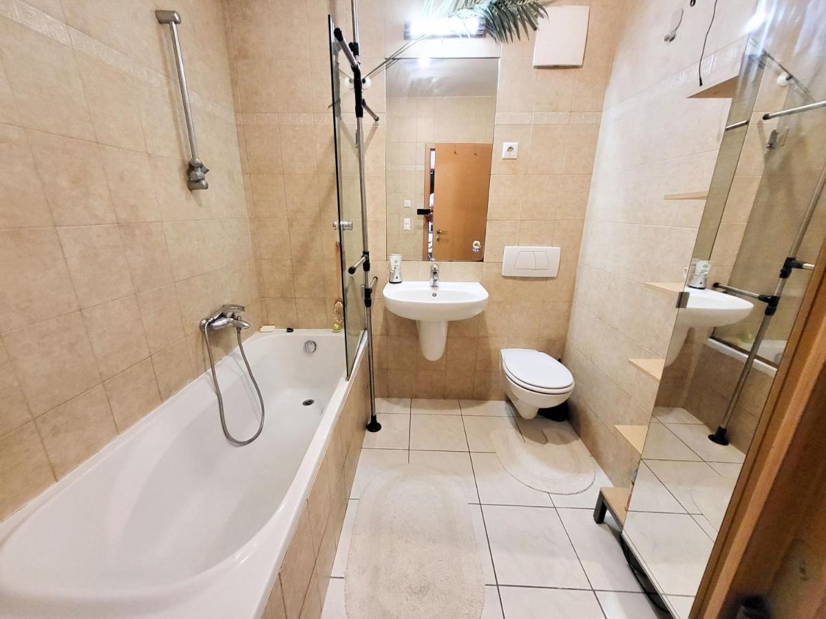 - Duna Part Apartman Budapest